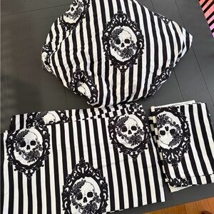 Dolls Kill Sheets- Black & White Striped